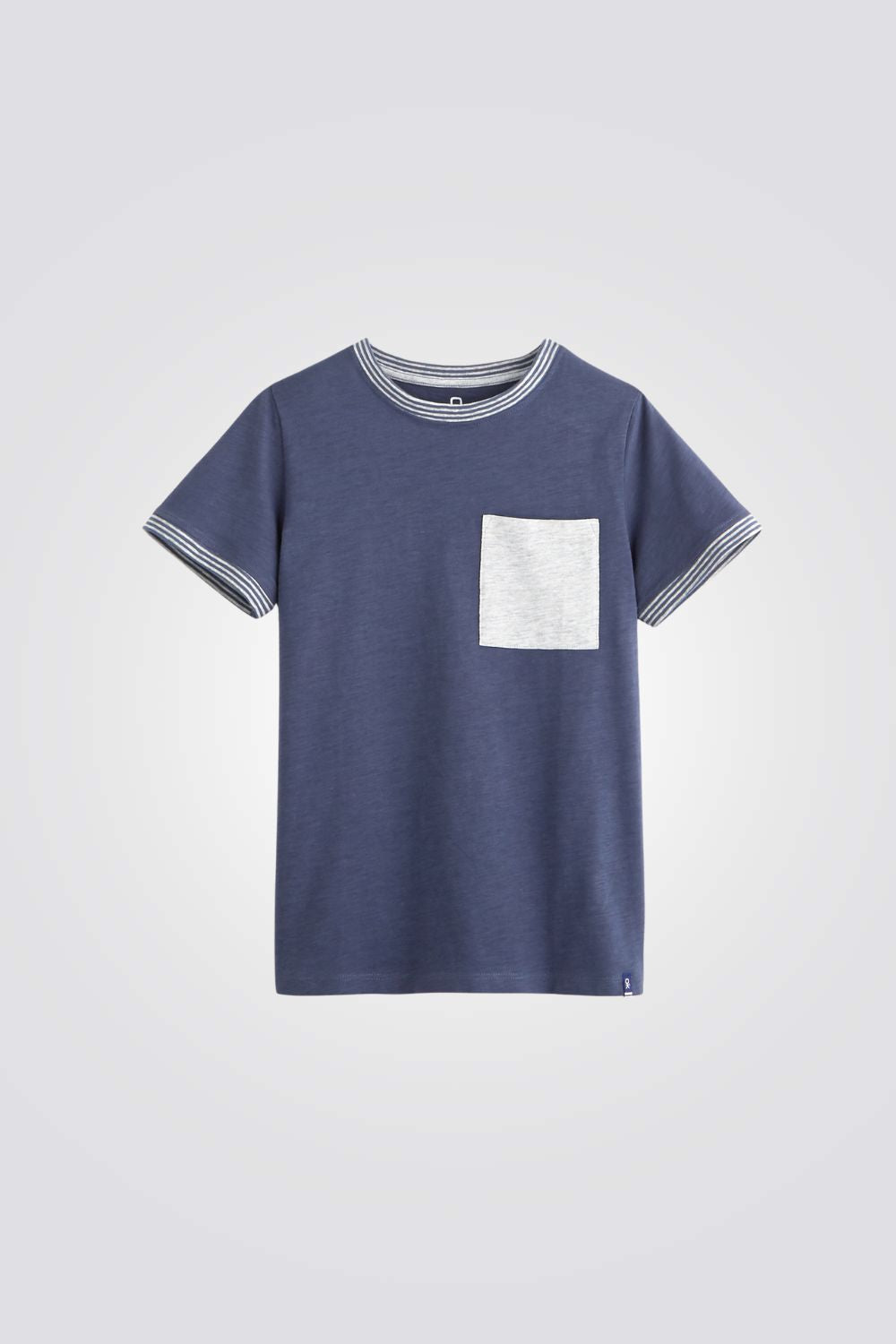 טישירט לנערים עם כיס בחזה