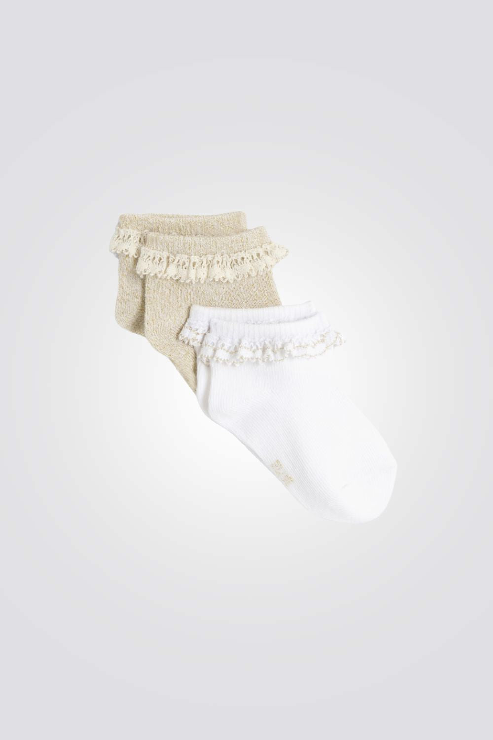 2 זוגות גרביים לתינוקות בצבע לבן ובז'