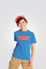 טישירט ילדים בצבע כחול עם כיתוב כתום