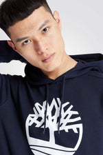 סווטשירט כחול עם כובע והדפס לוגו עץ