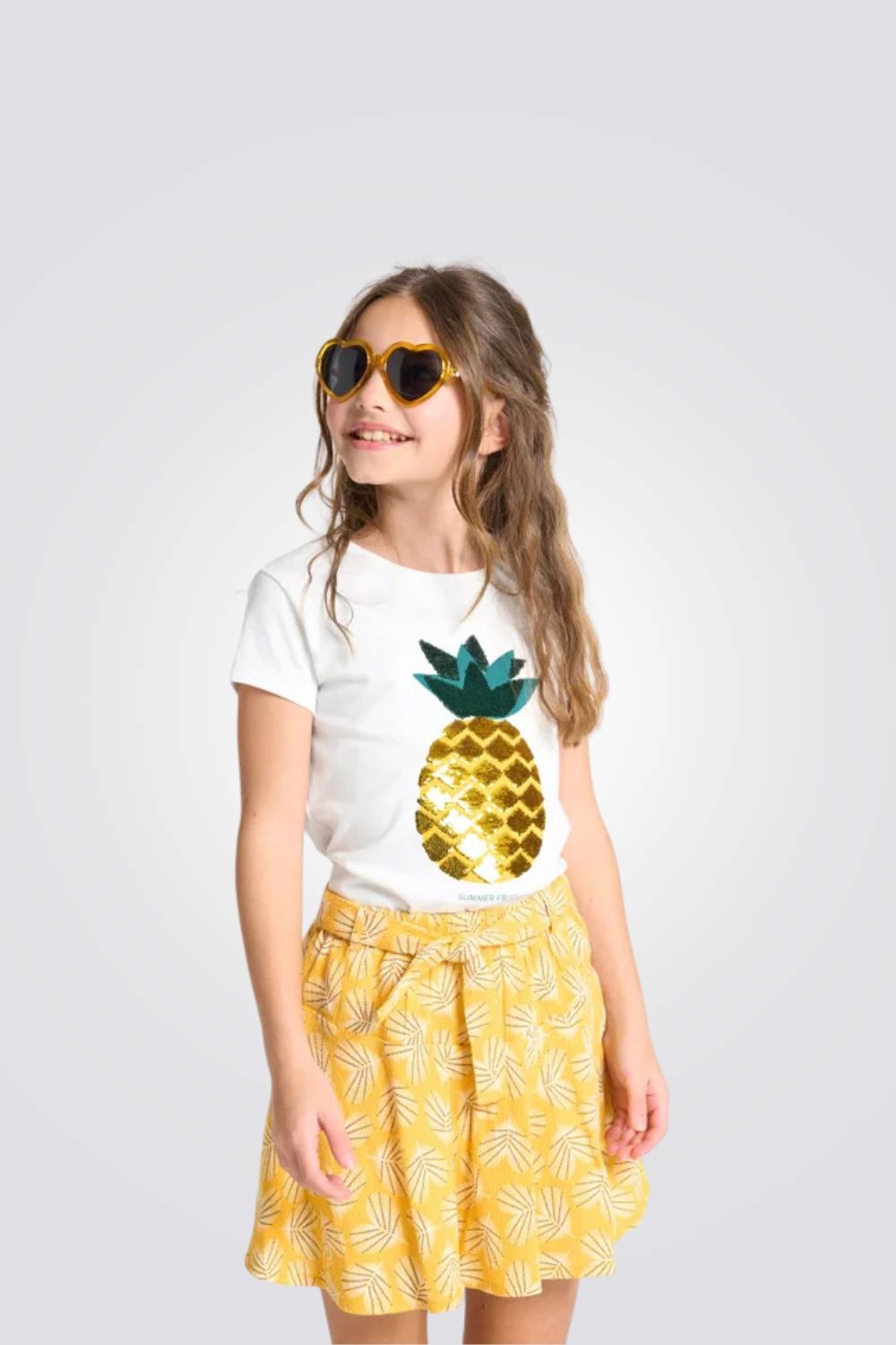טישירט ילדות בצבע לבן עם הדפס אננס 