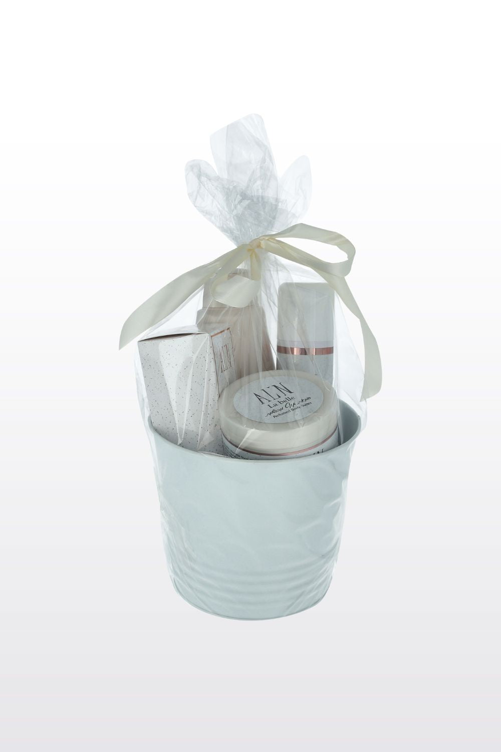 מארז בישום יוקרתי לאישה 50 מ"ל + חמאת גוף 200 מ"ל + דאורדורנט 200 מ"ל + תחליב רחצה 750 מ"ל LA BELLE E.D.P | אלין