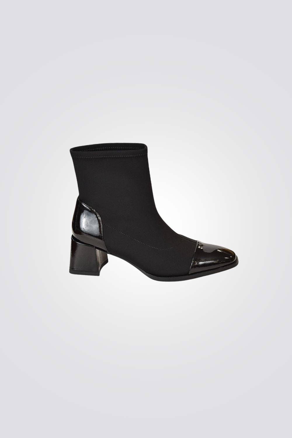 מגפון עקב לייקרה לנשים בצבע שחור | ליידי קומפורט
