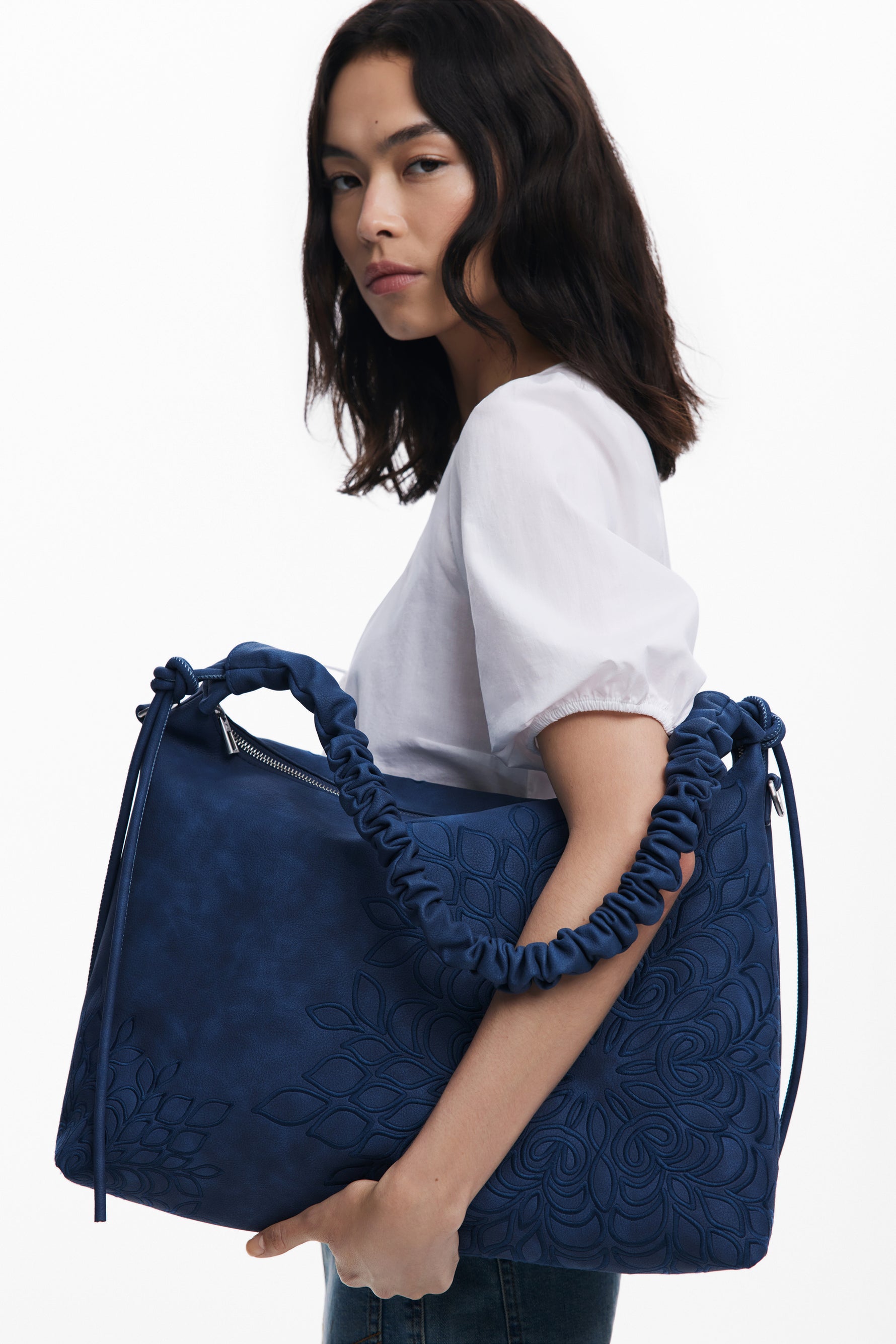 תיק כתף בינוני בצבע כחול עמוק | DESIGUAL