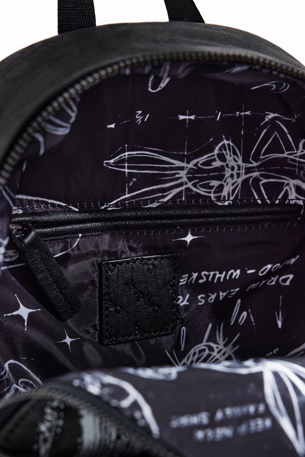 תיק גב באגס באני לנשים בצבע שחור - MASHBIR//365