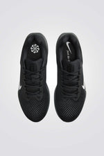 נעלי ספורט Winflo 11 בצבע שחור/לבן