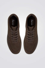 נעלי סניקרס בצבע חום כהה