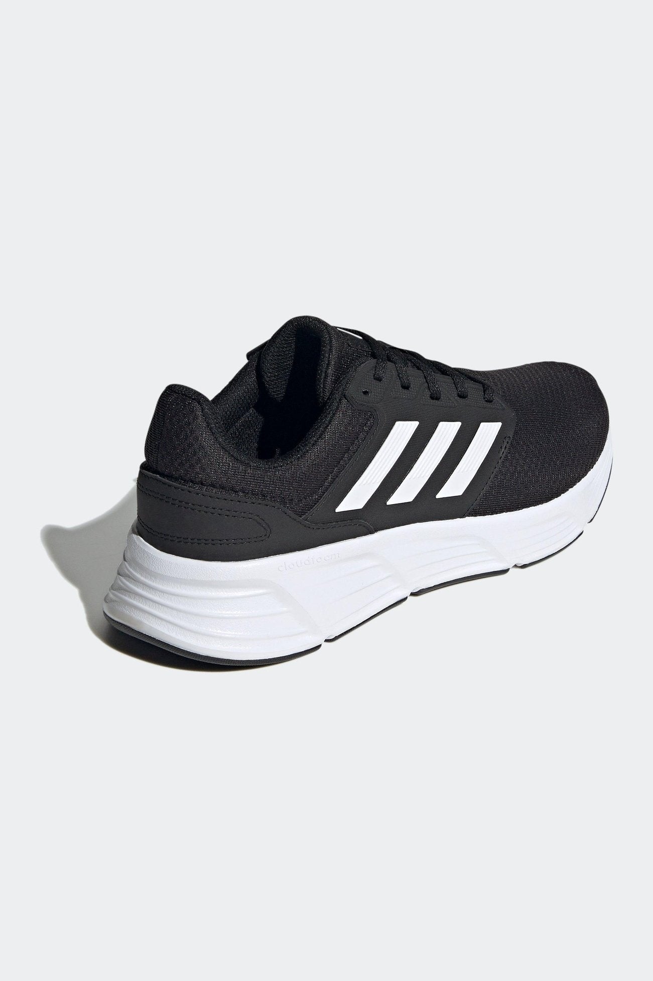 נעלי ריצה לגבר GALAXY 6 בצבע שחור ולבן - MASHBIR//365