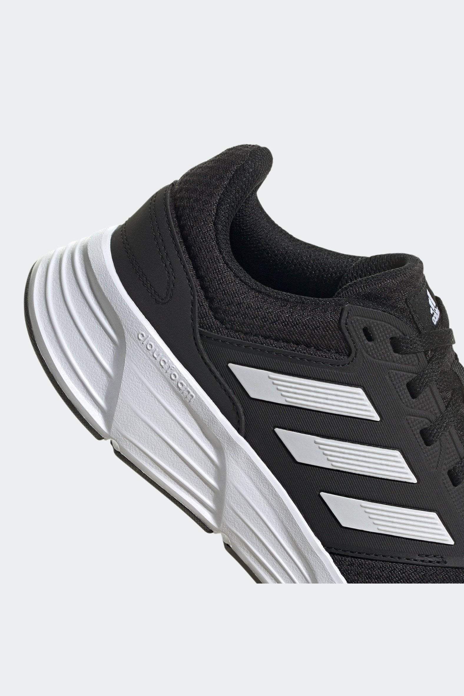 נעלי ריצה לגבר GALAXY 6 בצבע שחור ולבן - MASHBIR//365