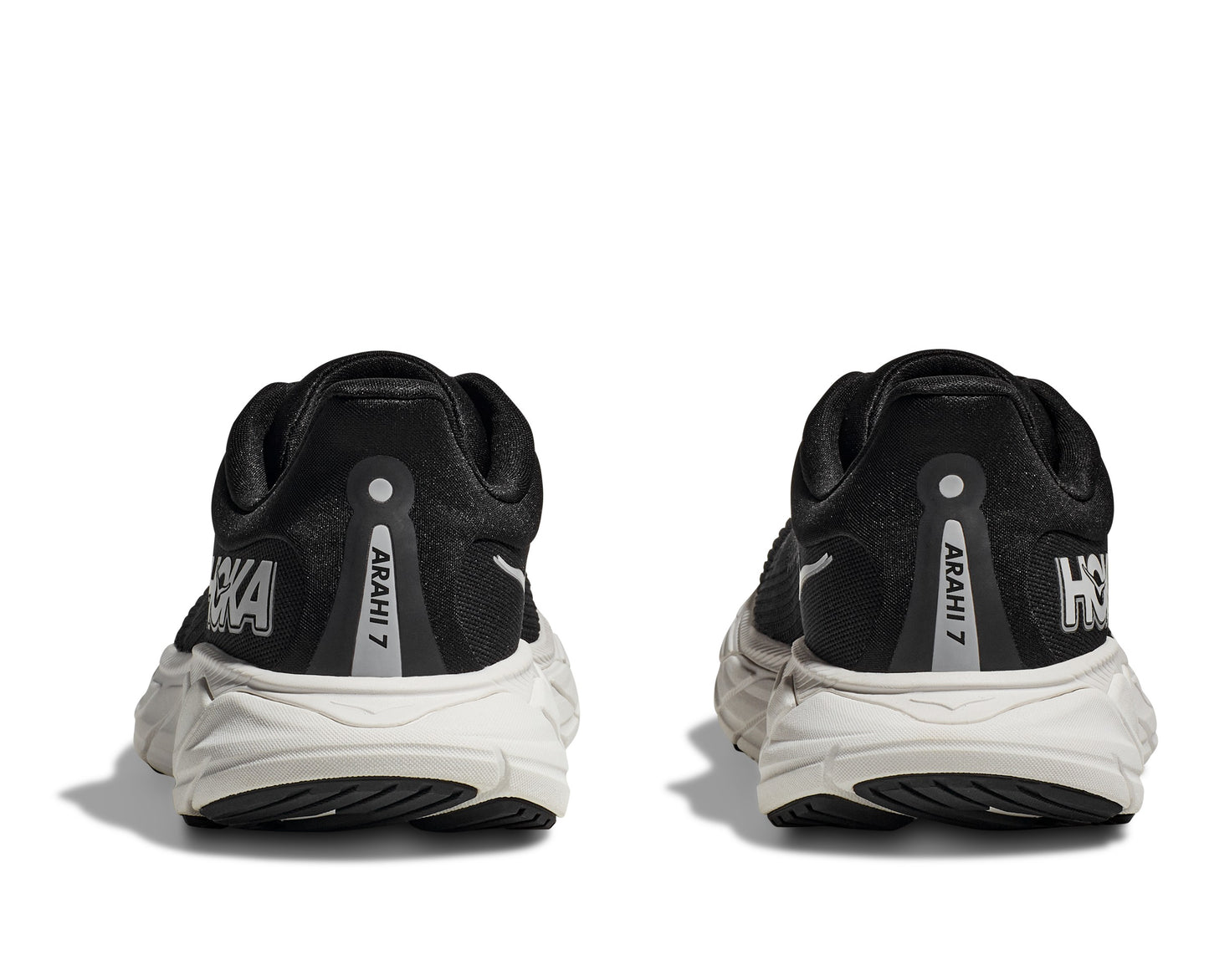 נעלי ספורט לגברים Arahi Wide 7 בצבע שחור ולבן