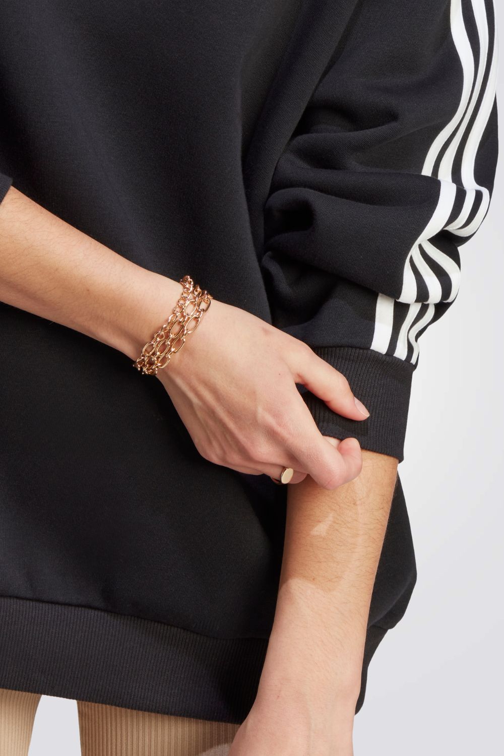 סווטשירט אוברסייז Essentials Fleece בצבע שחור