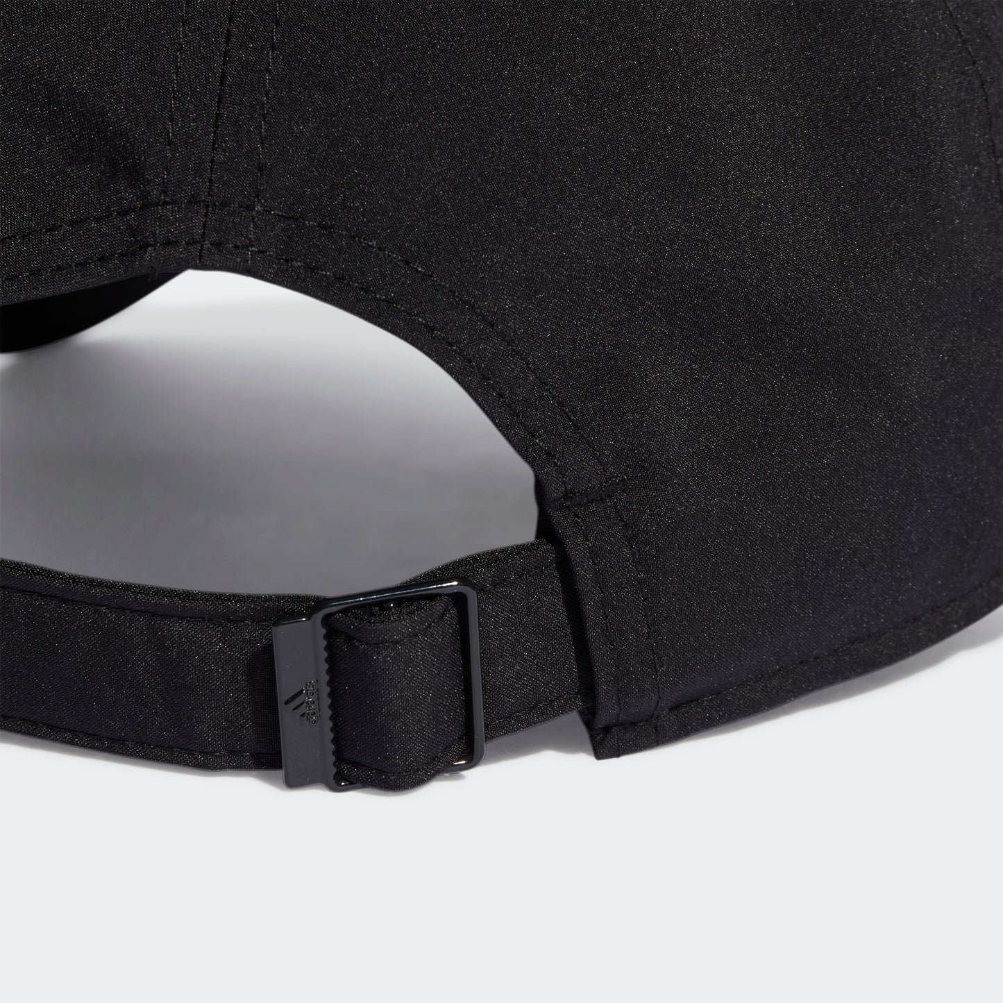 כובע METAL BADGE LIGHTWEIGHT בצבע שחור