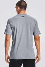 טישירט Sportstyle Left Chest בצבע אפור