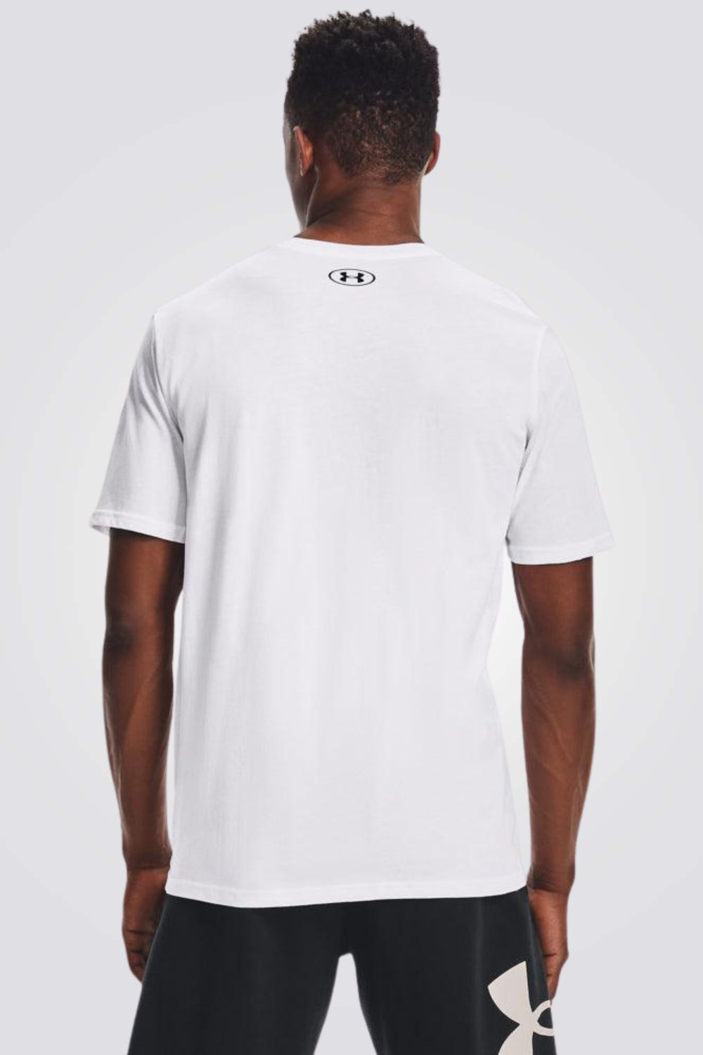 טישירט Sportstyle Left Chest  בצבע לבן