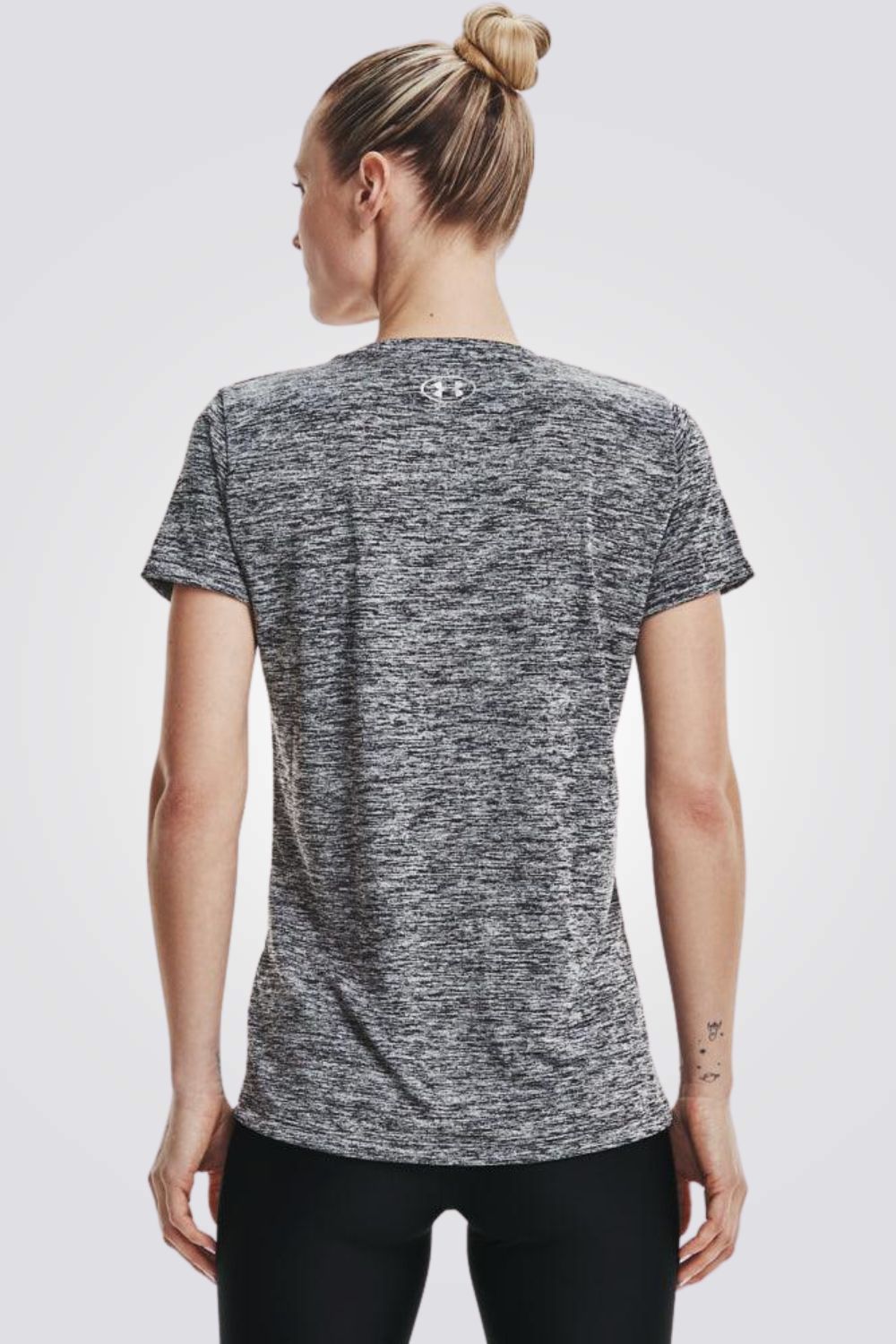 טישירט Twist V-Neck בצבע אפור