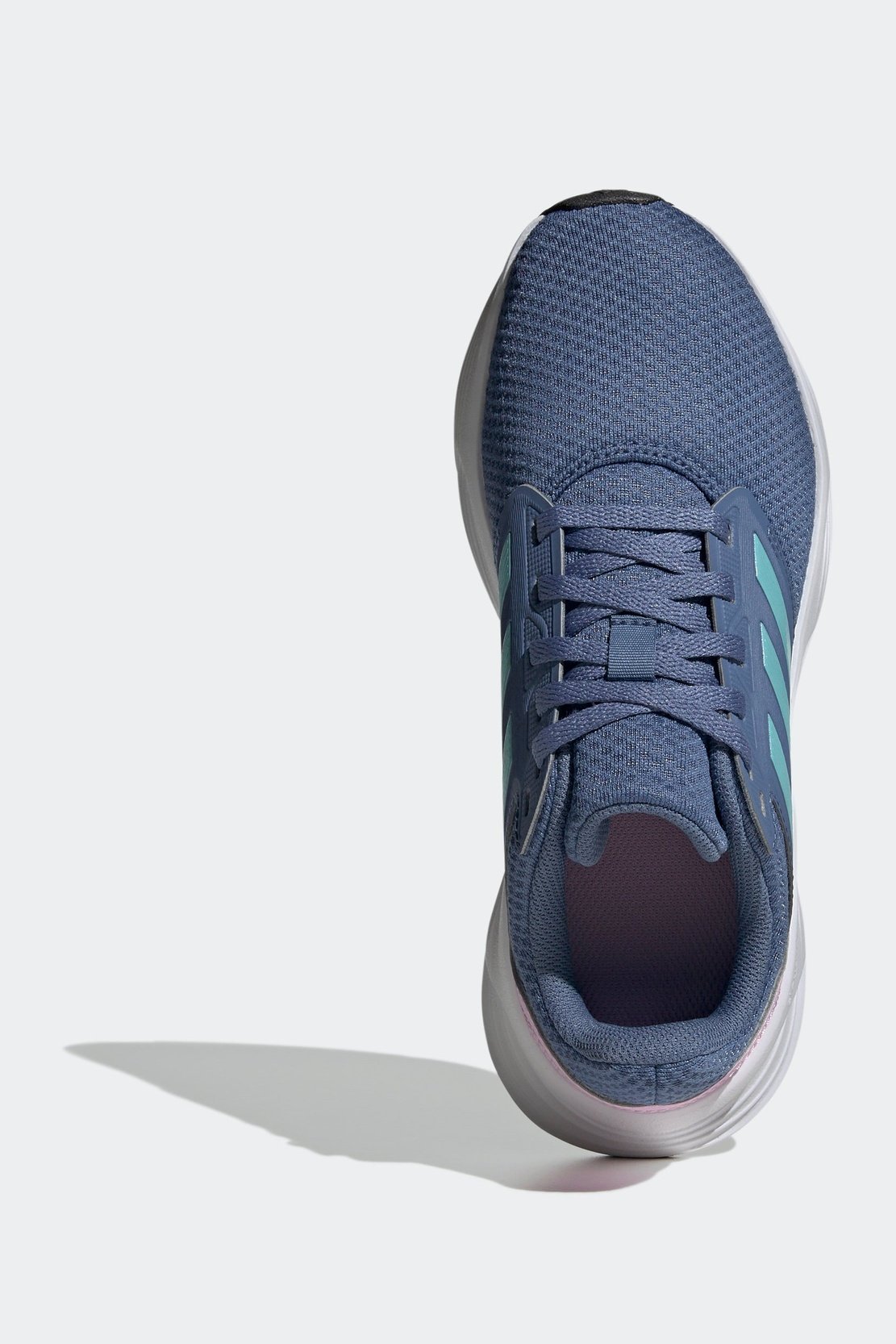 נעלי ספורט לנשים GALAXY 6 בצבע כחול ורוד ולבן