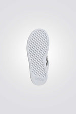 סניקרס GRAND COURT MID בצבע לבן