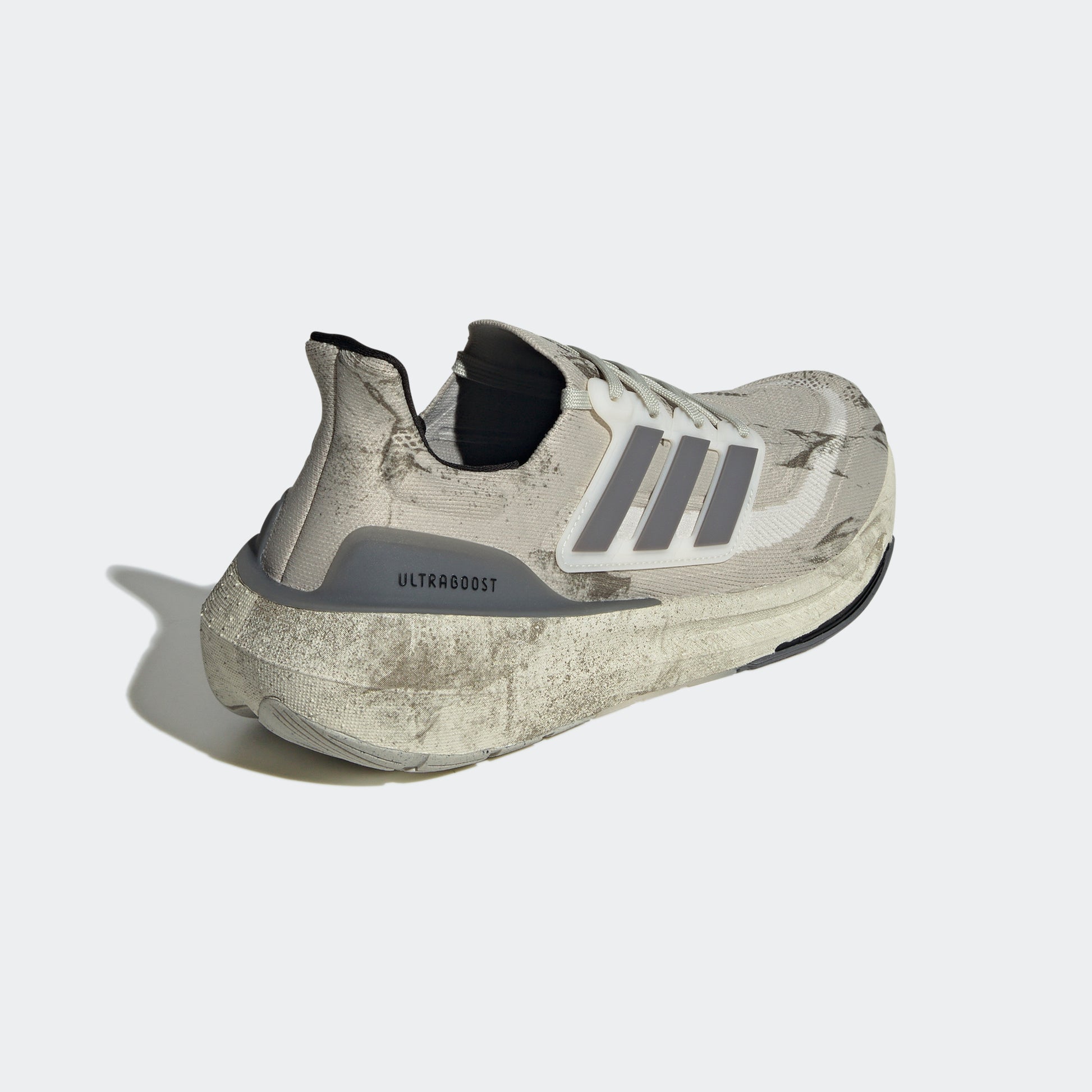 נעלי ספורט לגברים ULTRABOOST LIGHT בצבע אפור