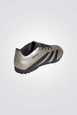 נעלי קטרגל לגברים PREDATOR CLUB TURF בצבע פלטינה