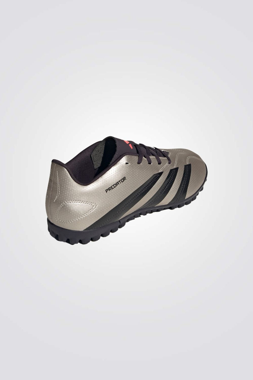 נעלי קטרגל לגברים PREDATOR CLUB TURF בצבע פלטינה