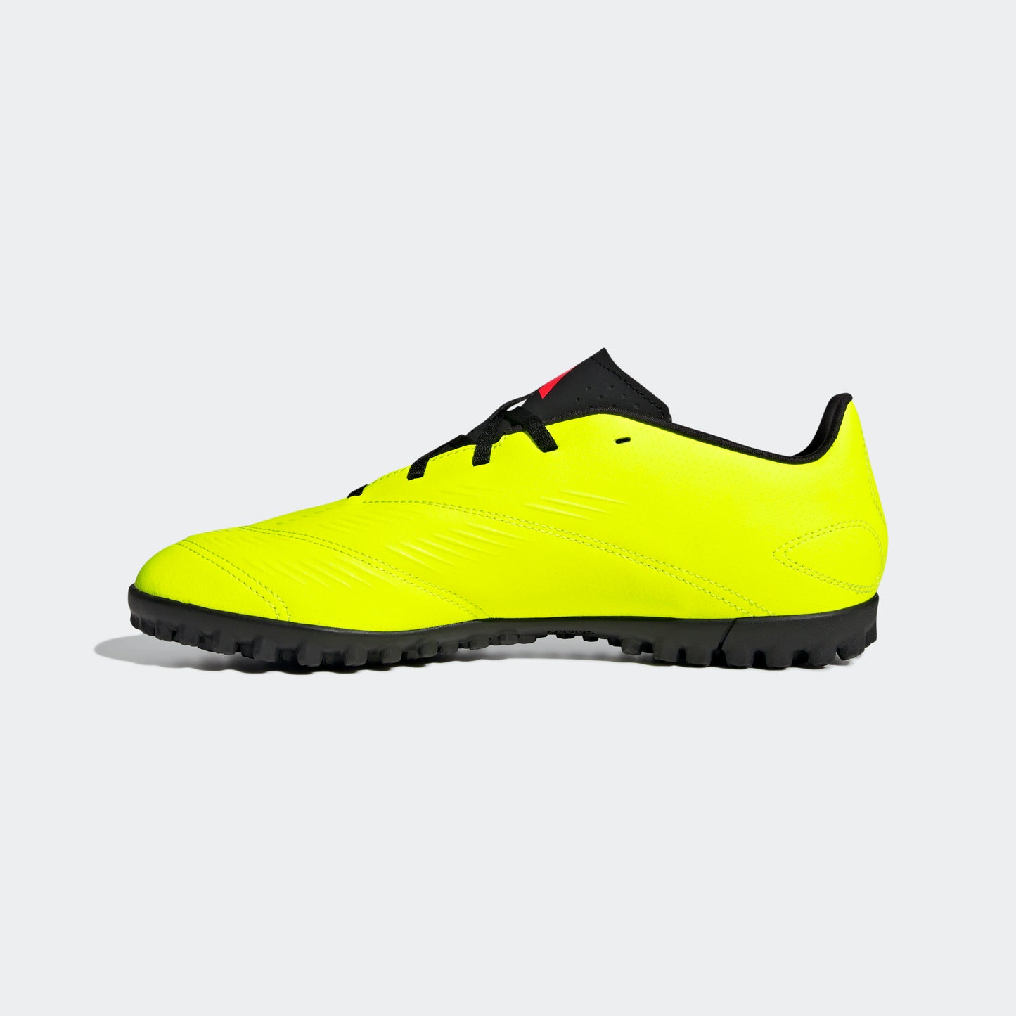 נעלי קטרגל לגברים PREDATOR CLUB TURF בצבע צהוב זוהר ושחור