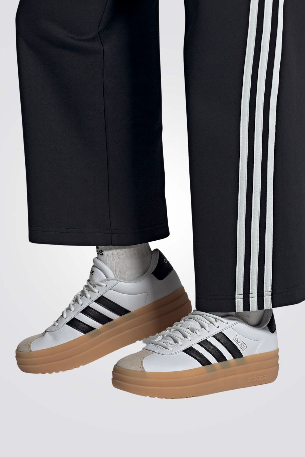 סניקרס VL COURT BOLD בצבע לבן