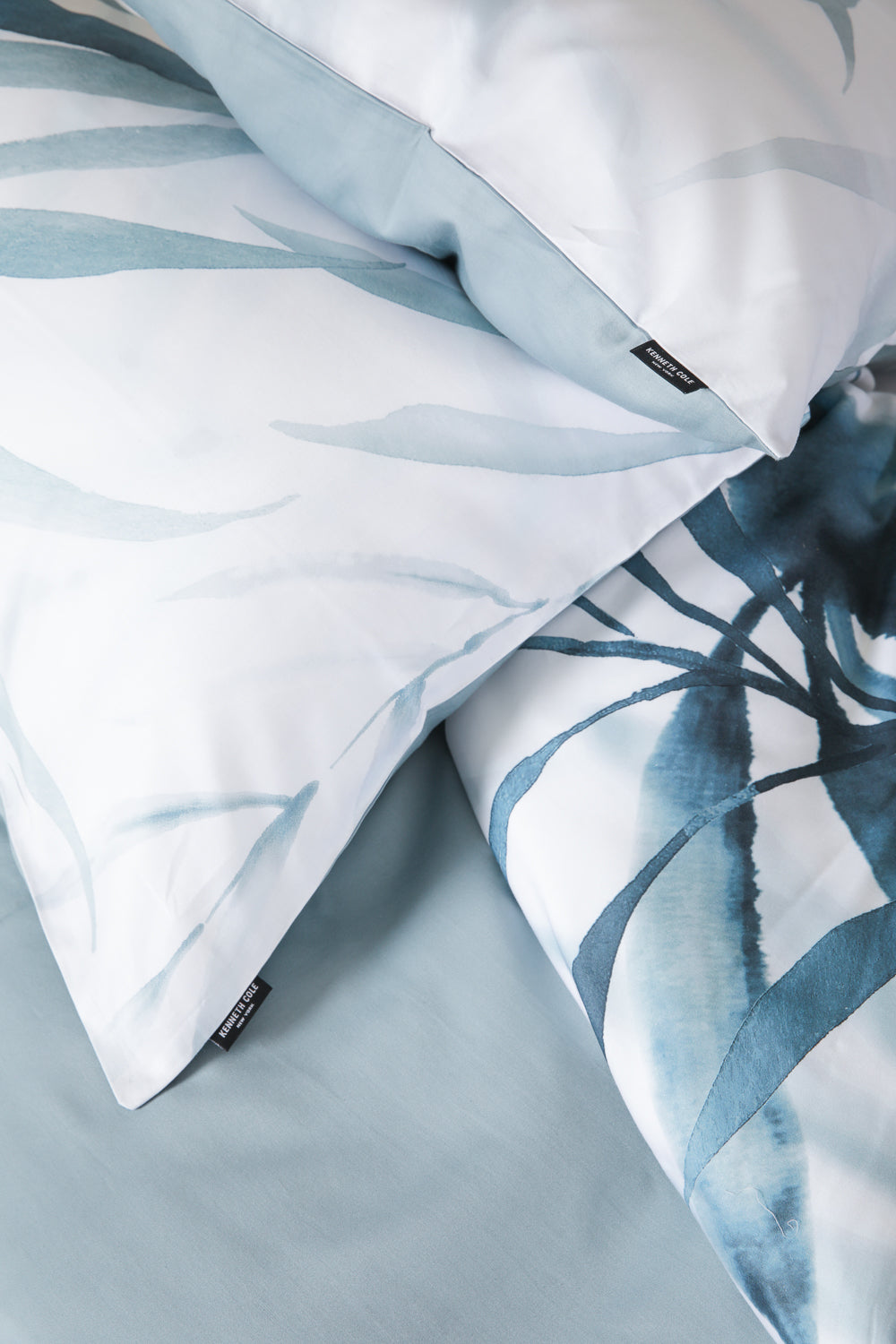 סט מצעים קינג סייז 200/200 כותנה סאטן דגם Blue Leaves