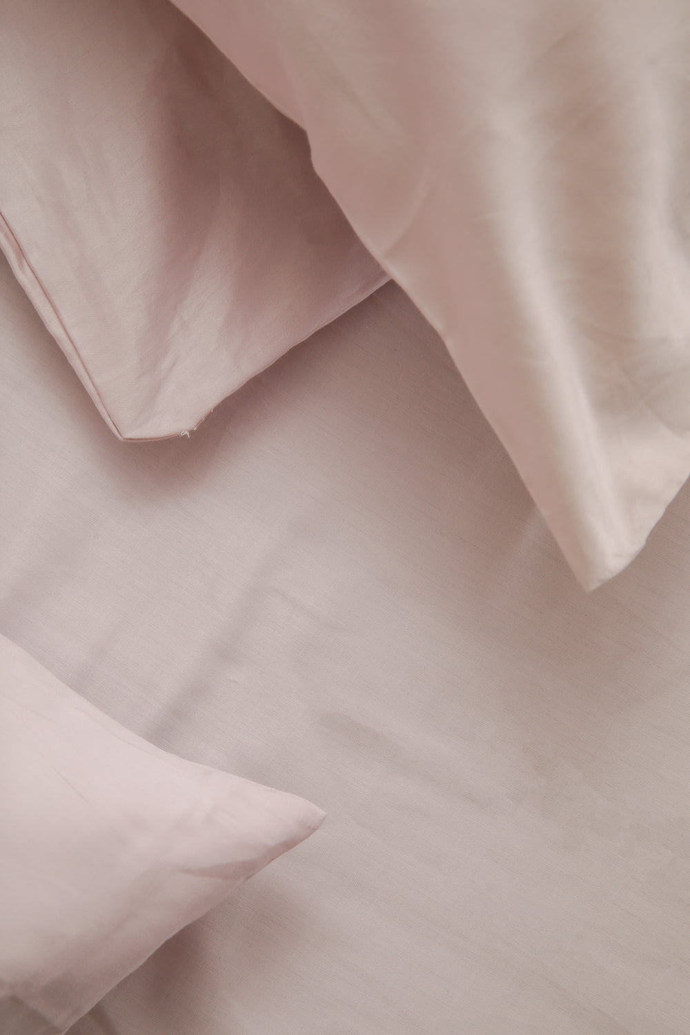 סדין מיטה זוגית 160/200 100% כותנה באריגת סאטן בצבע לילך