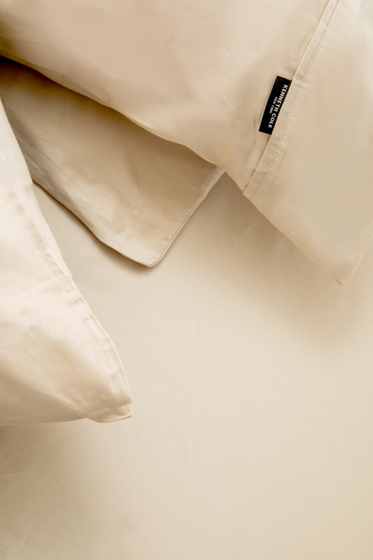 סדין מיטה זוגית רחבה מאוד  200/200 100% כותנה באריגת סאטן בצבע בז'