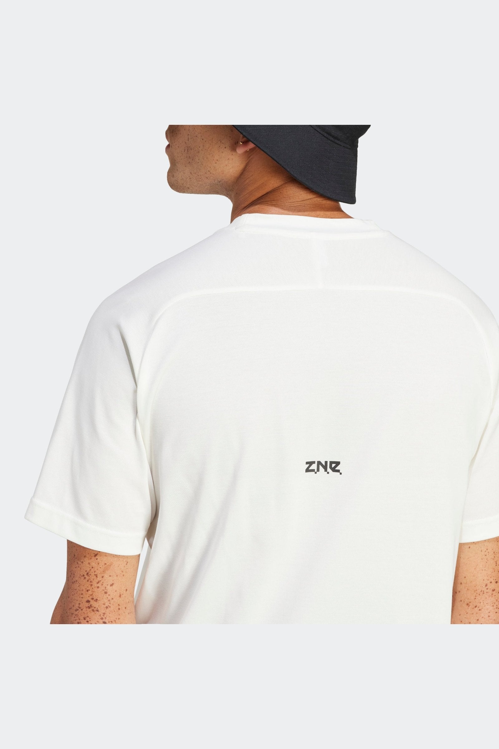 טישירט לגברים Z.N.E. בצבע לבן
