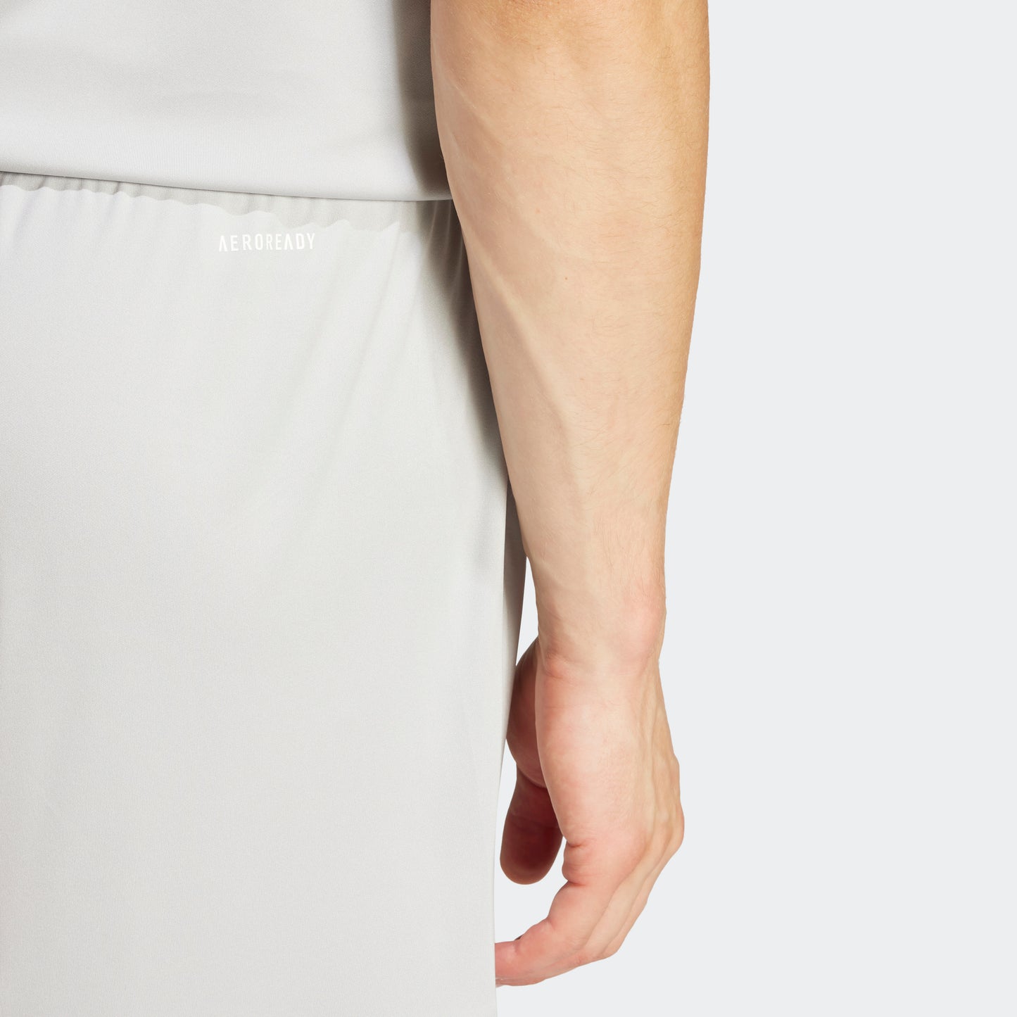 מכנסיים קצרים לגברים SERENO AEROREADY CUT 3-STRIPES בצבע אפור