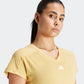 טישירט לנשים AEROREADY TRAIN ESSENTIALS MINIMAL BRANDING בצבע צהוב - 4