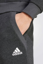 מכנסיים Seasonal Essentials בצבע שחור מלאנז'