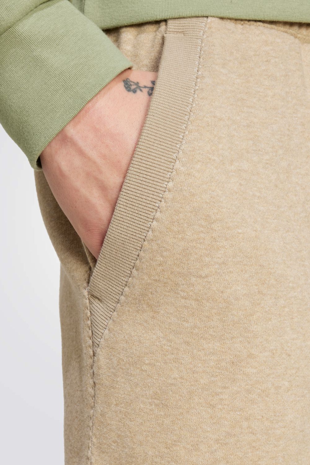 מכנסיים Seasonal Essentials בצבע בז'