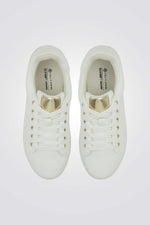 סניקרס לנשים עם דיטיילס מוזהבים בצבע לבן