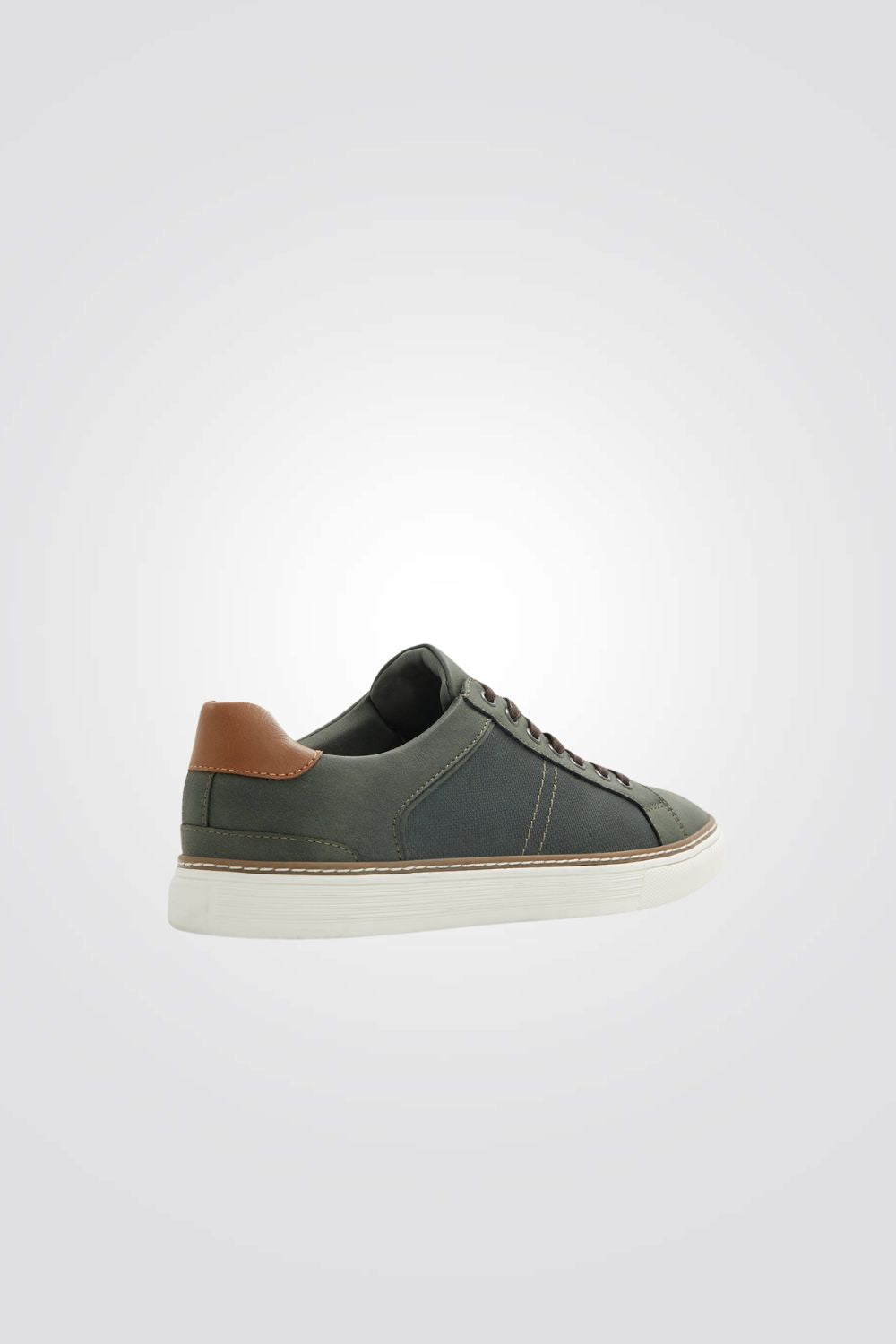 נעלי סניקרס דמוי עור לגברים בצבע חאקי