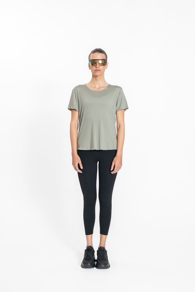 טישירט לנשים בצבע ירוק זית