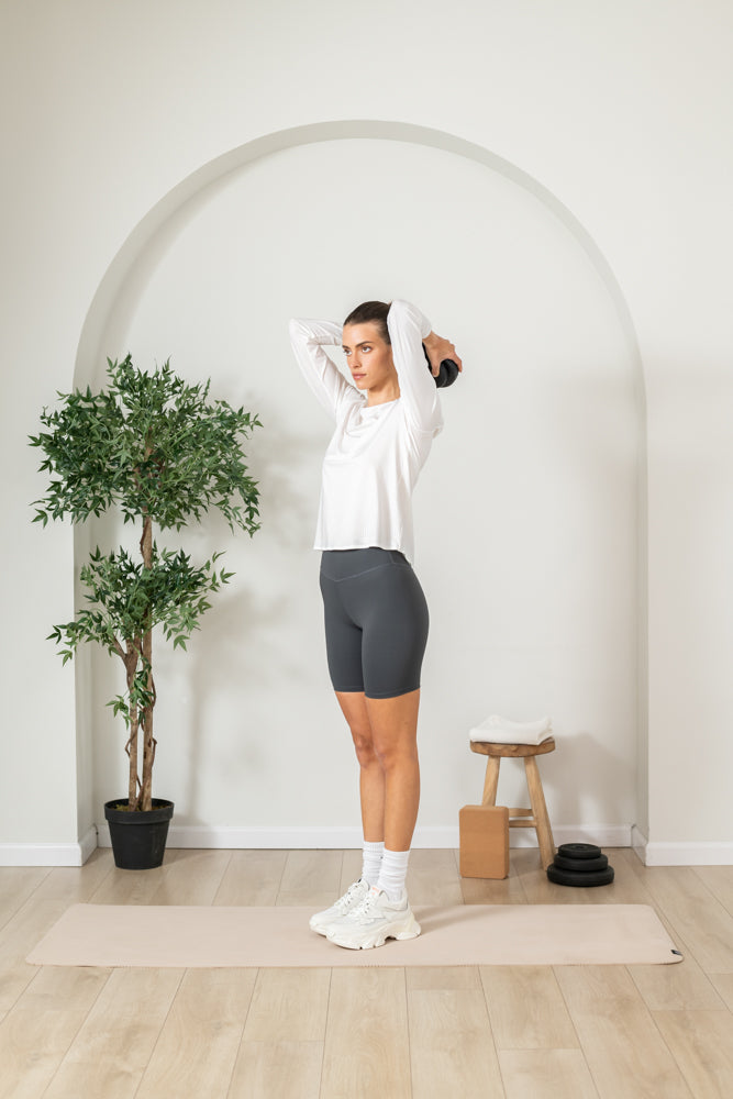 טישירט שרוול ארוך לנשים בצבע לבן