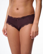 תחתון צ'יקי מיקרופייבר בשילוב תחרה | FEMINA