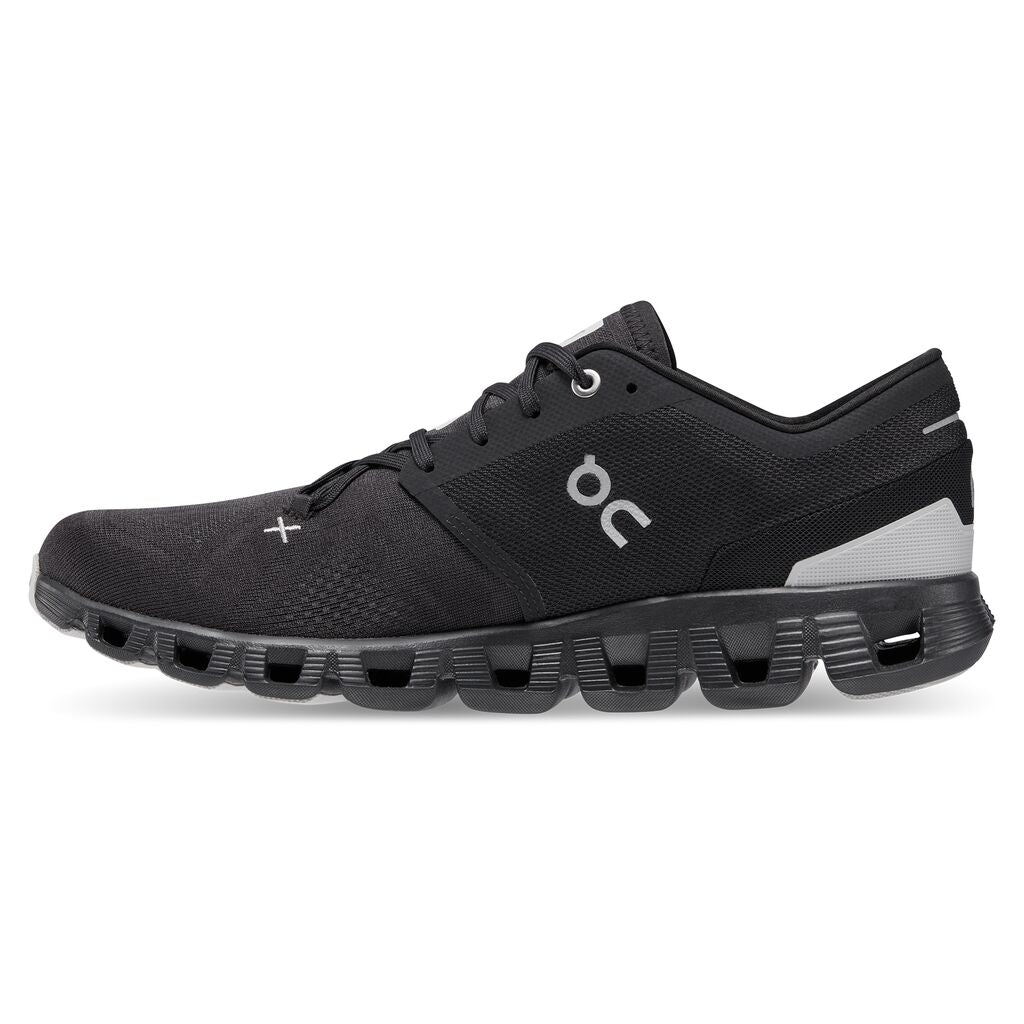 נעלי ספורט לגברים Cloud X 3  בצבע שחור ולבן