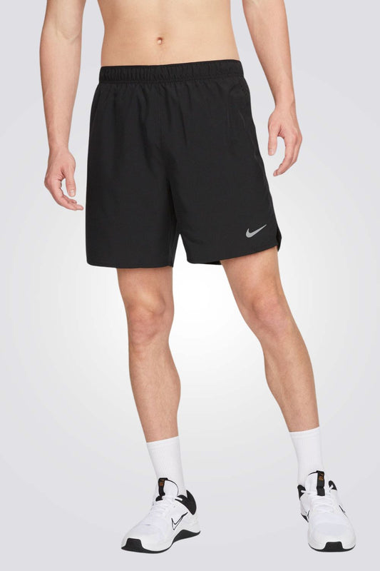 מכנסיים מבית המותג NIKE, עשוי מבד בטכנולוגית Nike Dri-FIT שמסייע לשמור על הגוף שלך מאורר לאורך כל האימון.כיסים צדדים לשמירה נוחה על החפצים שלך. מותן אלסטית עם שרוך להתאמה מושלמת.