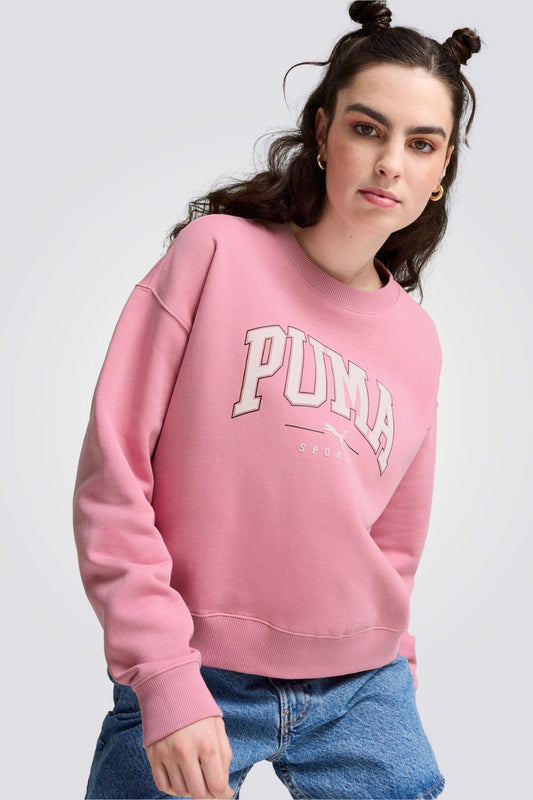 סווטשירט מבית המותג PUMA, עשוי בד רך ונעים. מעוצב בסגנון קלאסי עם הדפס המותג בחזית.