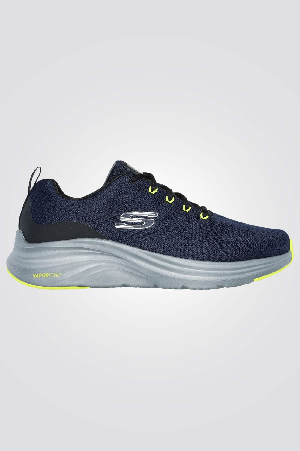 נעליים מבית המותג SKECHERS, בעלות מדרס פנימי בתוספת Memory Foam שמספק מעטפת רכה שהופכת כל צעד לרך במיוחד.