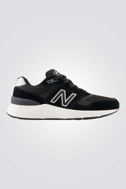 נעליים מבית המותג NEW BALANCE, בעלת מדרס נוח במיוחד שמספק מעטפת של רכות לאורך כל היום. סולייה חיצונית עמידה בחשיקה ומספקת אחיזה מקסימלית לאורך כל היום.