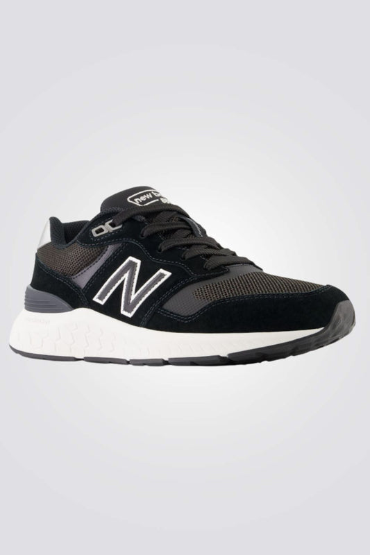 נעליים מבית המותג NEW BALANCE, בעלת מדרס נוח במיוחד שמספק מעטפת של רכות לאורך כל היום. סולייה חיצונית עמידה בחשיקה ומספקת אחיזה מקסימלית לאורך כל היום.