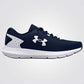 נעליים מבית המותג UNDER ARMOUR, בעלות חלק עליון מרופד רשת קלת משקל המאפשר נשימה ותמיכה לרגל. סוליה אמצעית כפולה בטכנולוגייתCharged Cushioning® לשילוב המושלם של נוחות עם החזרת אנרגיה.
 - 1