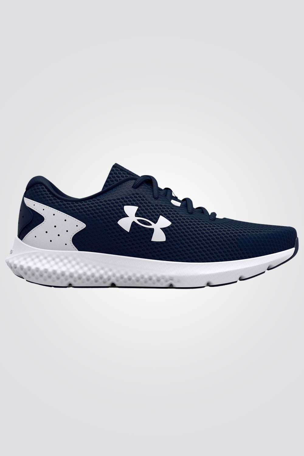 נעליים מבית המותג UNDER ARMOUR, בעלות חלק עליון מרופד רשת קלת משקל המאפשר נשימה ותמיכה לרגל. סוליה אמצעית כפולה בטכנולוגייתCharged Cushioning® לשילוב המושלם של נוחות עם החזרת אנרגיה.
