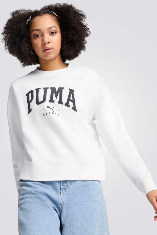 
סווטשירט מבית המותג PUMA, עשוי בד רך ונעים. מעוצב בסגנון קלאסי עם הדפס המותג בחזית.
