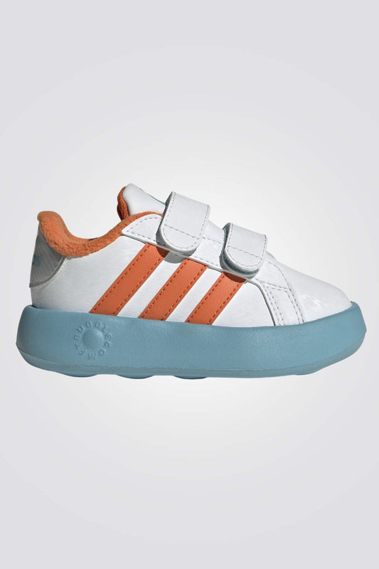 נעליים מבית המותג ADIDAS, בעלות מדרס פנימי שעוטף את הרגל ומספק רכות מירבית. סולייה חיצונית שמספקת אחיזה מלאה בקרקע. סגירת סקוטש, להתאמה מושלמת