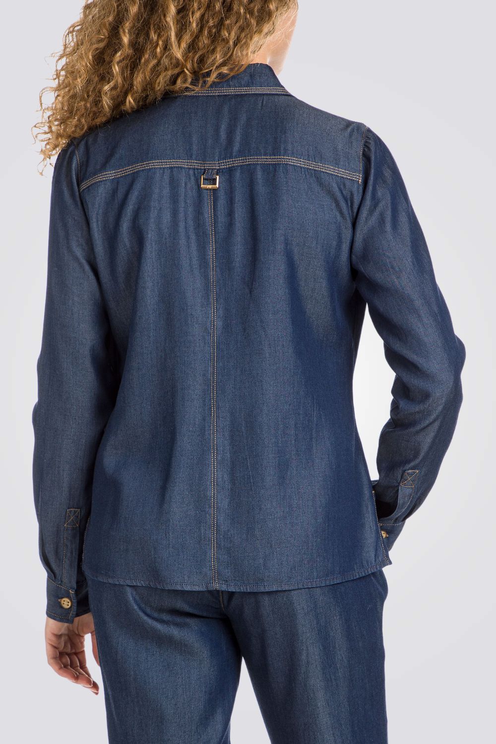 ג'קט ג'ינס בצבע כחול